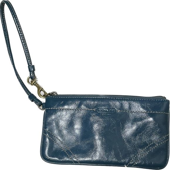 Coach Handbags - Coach Wristlet